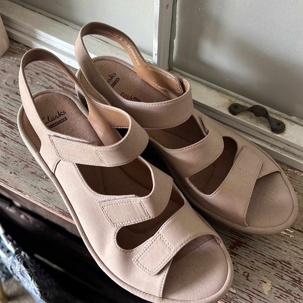 Clarks Nude Pink Wedge Sandals - Picture 2 of 7